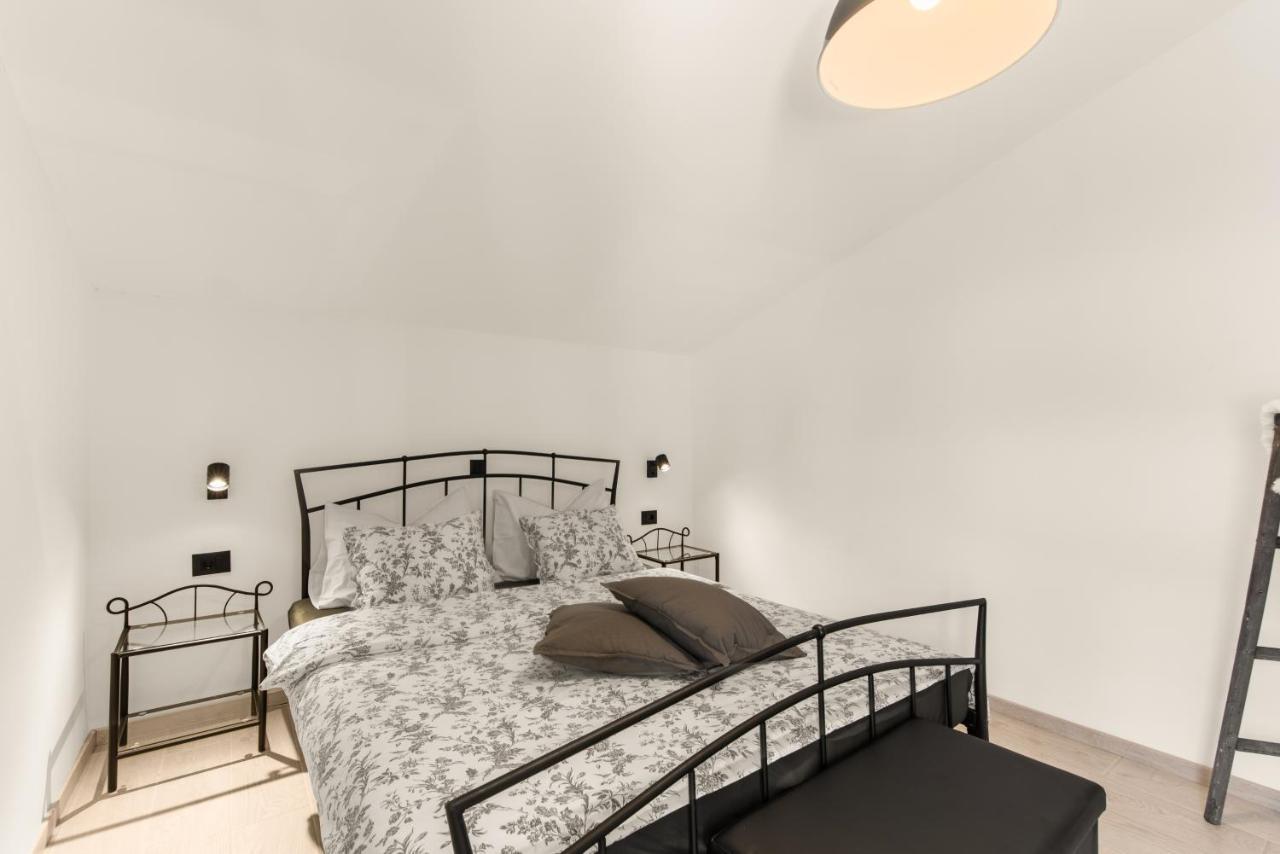 Apartman Dobrec โปเรช ภายนอก รูปภาพ