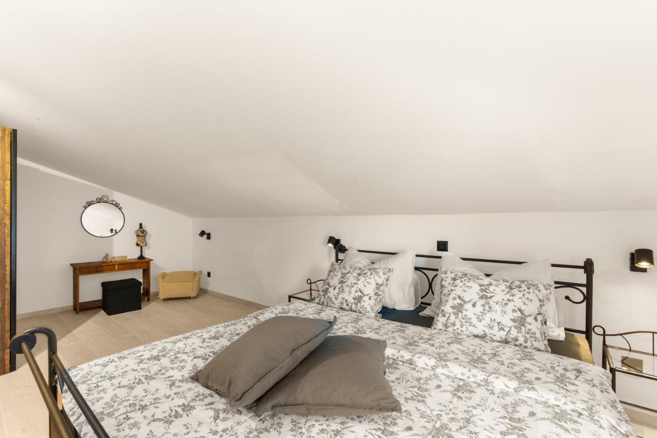 Apartman Dobrec โปเรช ภายนอก รูปภาพ